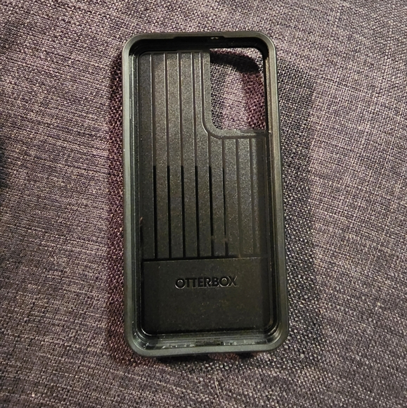 Black Symmetry Otterbox - Picture 2 of 2